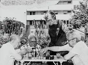 Sorge: Residents of the Berlin Feierabendheim Dr. Richard