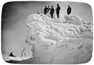 Cornice: Rest on bizarre snow cornice