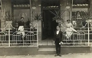 Taverns: Restaurant