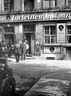 Letzten: Restaurant in Berlin's Old Town, 1934