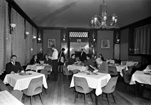 Teplice: Restaurant guests in Hotel Radnice are served