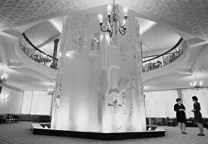 Moskva: Restaurant hall of Moskva Hotel, 1978