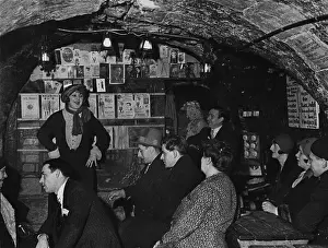 Montmartre: A restaurant in Paris, Montmartre