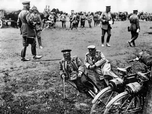 Halt: Resting Russian prisoners of war, 1914