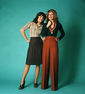 Sk-images: Two retro fashion models