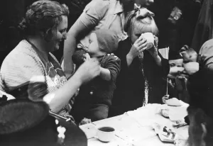 Annexed: Return of French refugees, 1940