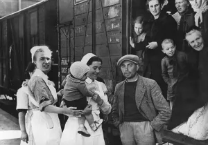 Manner: Return of French refugees, 1940