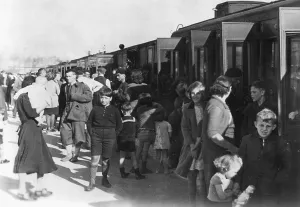 Fled: Return of French refugees, 1940