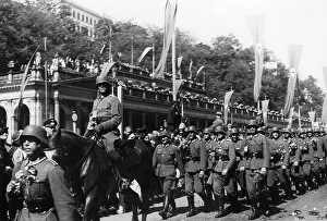 Convened: Return of the German troops from the French campaign, 1940