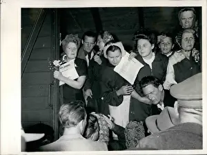 Helmer: Returnees from Soviet Union to Vienna Station, Austria