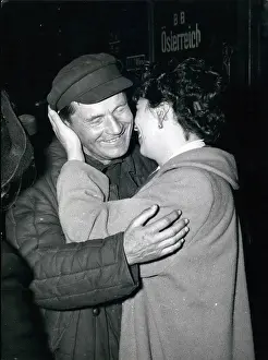 Returnee: Returnees from Soviet Union to Vienna Station, Austria