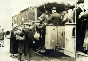 Streetcar: Returning soldiers in Berlin, 1918
