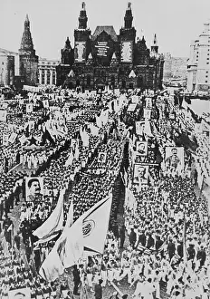 Vissarionovich: Revolution celebration in Moscow with images of