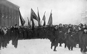 Revolutionists: Revolutionists marching, Petrograd, Russia