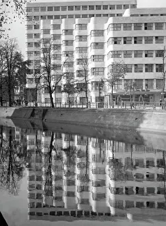 Petrol: The Rhenania-Ossag building, 1934