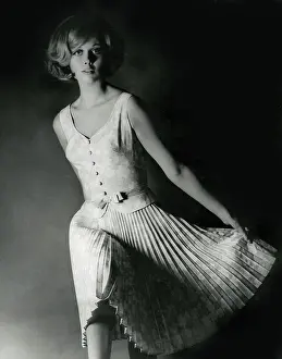 Pratt: Rhona Roy - Spring Dresses - Prue Pratt - October 7, 1966