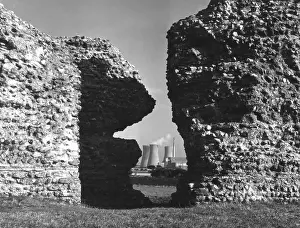 Richborough: RICHBOROUGH CASTLE RUINS