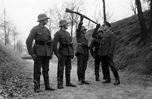 Fatigue: Rifle control at the Reichswehr, 1921