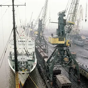Unloading: Riga seaport, 1982