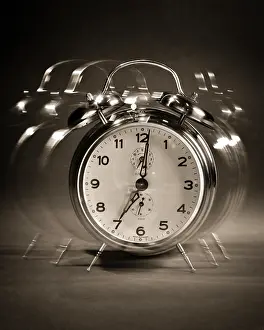 Rouse: Ringing Moving Shaking Alarm Clock at 7 O?Clock