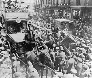 Wares: Riots during the dock workers strike in London, 1911