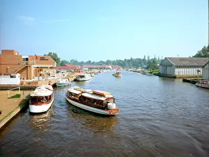 Bure: River Bure, Norfolk Broads - Below Wroxham Bridge