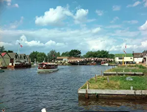 Bure: River Bure, Norfolk Broads - Wroxham Bridge