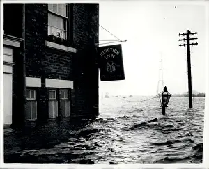 Calder: River Calder overflows, flooding in Methley, Yorkshire