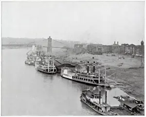 Steamboats: River Ohio, Cincinnati, USA