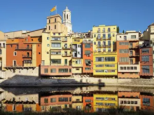 Vell: River Onyar, Girona, Catalonia, Spain