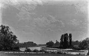 Riverbanks: River Thames at Kew Gardens