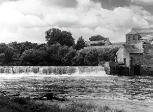 Weirs: RIVER WHARFE WEIR