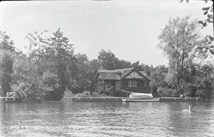 Riverside: Riverside Bungalow in Wroxham