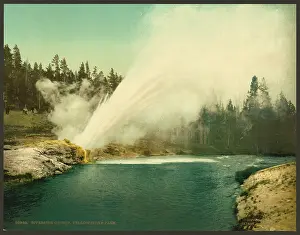 Geyser: Riverside Geyser, Yellowstone Park