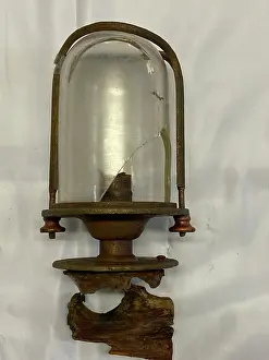Carpathia: RMS Carpathia, salvaged deck lamp with globe