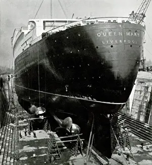 Inspect: RMS Queen Mary, hull and propellers
