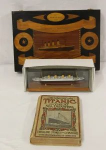 Perspex: RMS Titanic - book, model and cutlery box