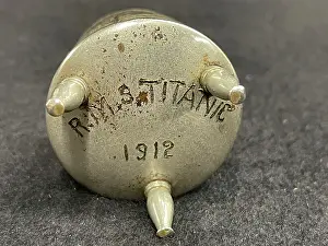 Shamrocks: RMS Titanic, trivet decorated with shamrocks