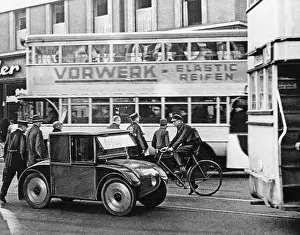 Komissbrot: Road junction in Berlin, 1930