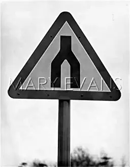 Narrows: ROAD NARROWS SIGN