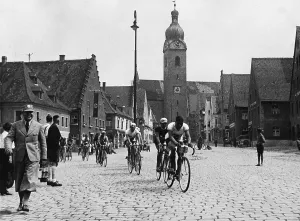 Cyclists: Road Race Championships, 1934
