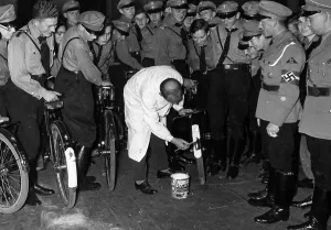 Smock: Road safety at the Motor HJ, 1936
