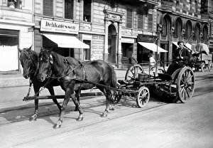 Sweeper: Road tractor in Berlin, 1925