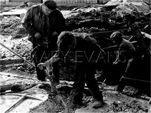 Trenching: ROAD WORKS 1930S