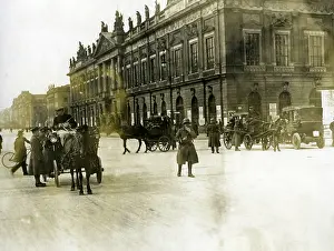 Zeughaus: Roadside check before the Zeughaus in Berlin, 1919