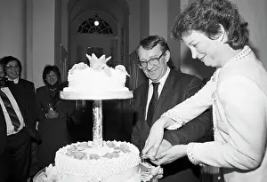 Eisenhower: Roald Sagdeev and Susan Eisenhower getting married, 1990