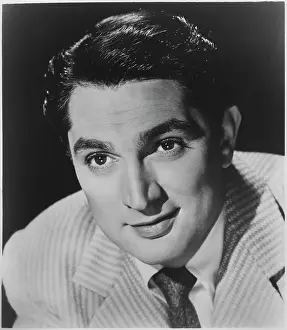 Alda: Robert Alda - Actor - Man - Celebrity