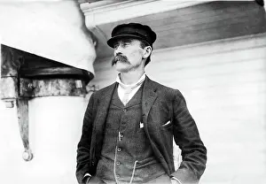 Cvpl: ROBERT E. PEARY-commander of the expedition ?