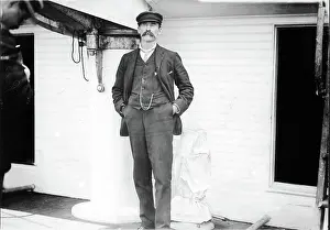 Cvpl: ROBERT E. PEARY-Commander of the expedition ?