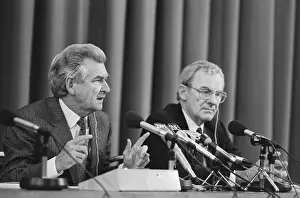 Hawke: Robert Hawke visits USSR